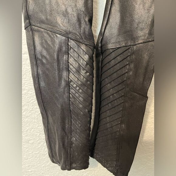 Spanx Faux leather Moto leggings sz S - Picture 3 of 9